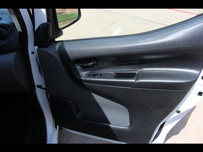 2017 Nissan NV200 S   - Photo 16 - Euless, TX 76040