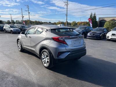 2020 Toyota C-HR LE   - Photo 8 - West Chester, PA 19382