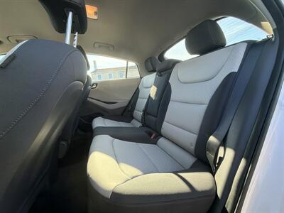 2017 Hyundai IONIQ Hybrid SEL   - Photo 9 - West Chester, PA 19382