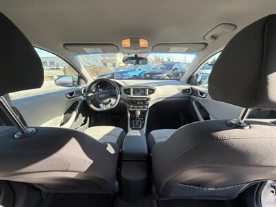 2017 Hyundai IONIQ Hybrid SEL   - Photo 12 - West Chester, PA 19382