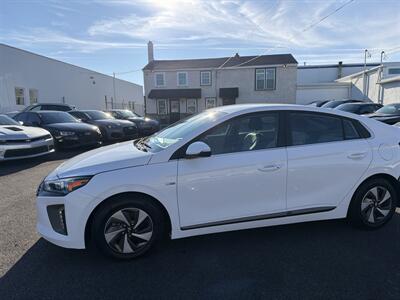 2017 Hyundai IONIQ Hybrid SEL   - Photo 6 - West Chester, PA 19382