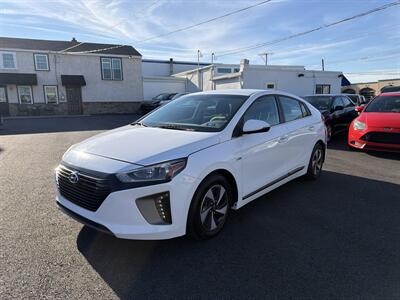 2017 Hyundai IONIQ Hybrid SEL   - Photo 2 - West Chester, PA 19382