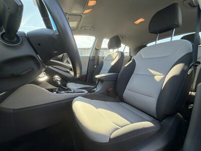 2017 Hyundai IONIQ Hybrid SEL   - Photo 7 - West Chester, PA 19382