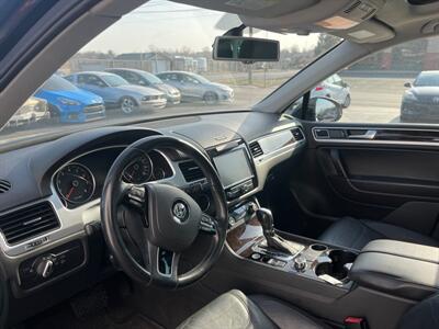 2013 Volkswagen Touareg VR6 Sport   - Photo 11 - West Chester, PA 19382