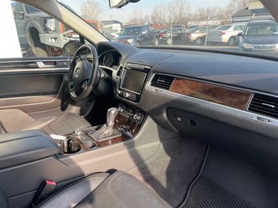 2013 Volkswagen Touareg VR6 Sport   - Photo 18 - West Chester, PA 19382