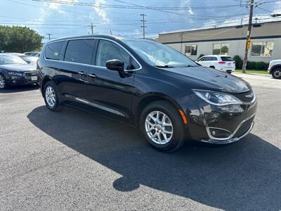 2020 Chrysler Pacifica Touring   - Photo 4 - West Chester, PA 19382