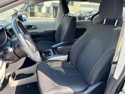 2020 Chrysler Pacifica Touring   - Photo 12 - West Chester, PA 19382