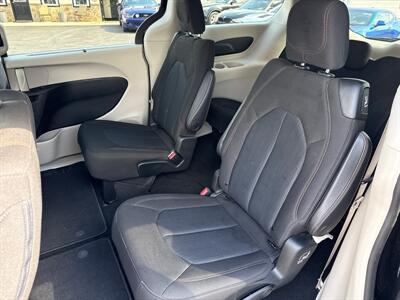 2020 Chrysler Pacifica Touring   - Photo 15 - West Chester, PA 19382
