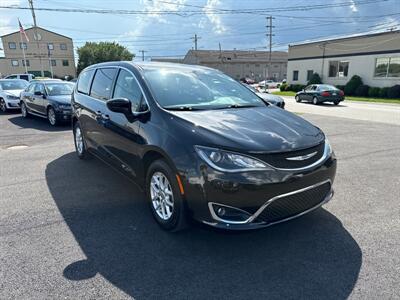 2020 Chrysler Pacifica Touring   - Photo 3 - West Chester, PA 19382