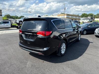 2020 Chrysler Pacifica Touring   - Photo 6 - West Chester, PA 19382