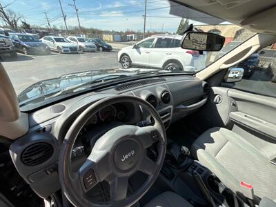 2006 Jeep Liberty Renegade Renegade 4dr SUV   - Photo 13 - West Chester, PA 19382