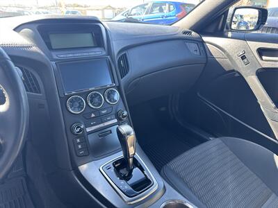 2015 Hyundai Genesis Coupe 3.8   - Photo 13 - West Chester, PA 19382