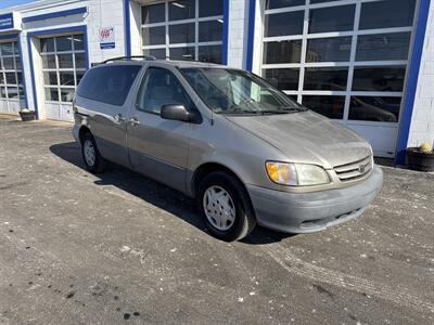 2002 Toyota Sienna LE - Photo 2 - West Chester, PA 19382