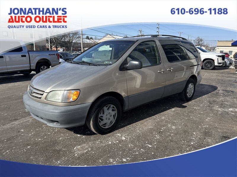 2002 Toyota Sienna LE   - Photo 1 - West Chester, PA 19382