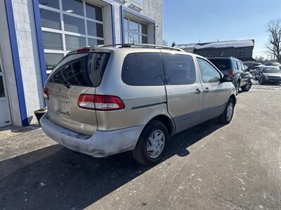 2002 Toyota Sienna LE - Photo 4 - West Chester, PA 19382
