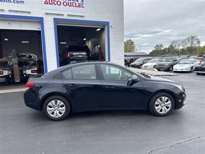 2015 Chevrolet Cruze LS Auto   - Photo 4 - West Chester, PA 19382