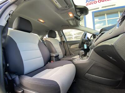 2015 Chevrolet Cruze LS Auto - Photo 14 - West Chester, PA 19382