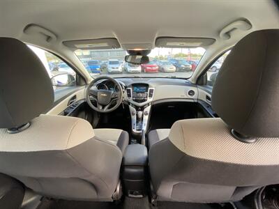 2015 Chevrolet Cruze LS Auto - Photo 13 - West Chester, PA 19382