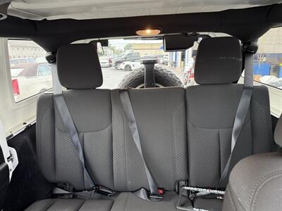 2015 Jeep Wrangler Unlimited Sport   - Photo 15 - West Chester, PA 19382
