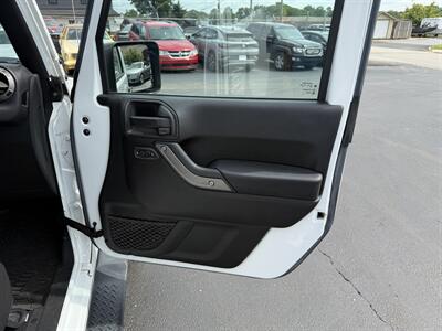 2015 Jeep Wrangler Unlimited Sport   - Photo 21 - West Chester, PA 19382