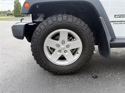 2015 Jeep Wrangler Unlimited Sport   - Photo 10 - West Chester, PA 19382