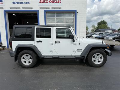 2015 Jeep Wrangler Unlimited Sport   - Photo 6 - West Chester, PA 19382