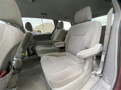 2004 Toyota Sienna LE 7 Passenger   - Photo 9 - West Chester, PA 19382