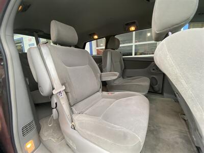 2004 Toyota Sienna LE 7 Passenger   - Photo 12 - West Chester, PA 19382