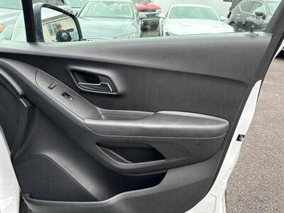 2017 Chevrolet Trax LT   - Photo 12 - West Chester, PA 19382