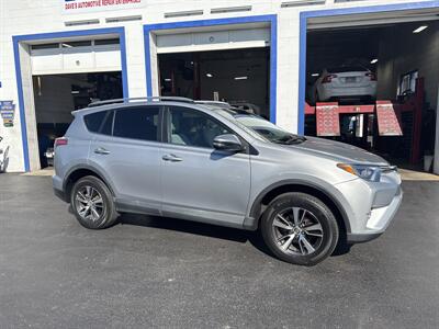 2017 Toyota RAV4 XLE   - Photo 4 - West Chester, PA 19382