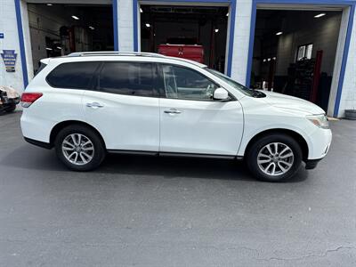 2013 Nissan Pathfinder SV   - Photo 4 - West Chester, PA 19382