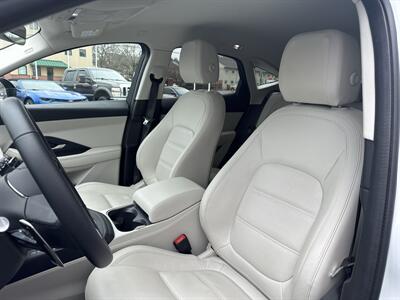 2023 Jaguar E-PACE P250 SE - Photo 10 - West Chester, PA 19382