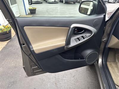 2012 Toyota RAV4 Limited - Photo 8 - West Chester, PA 19382