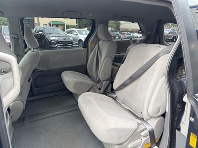 2014 Toyota Sienna LE 8-Passenger   - Photo 10 - West Chester, PA 19382