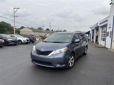 2014 Toyota Sienna LE 8-Passenger   - Photo 2 - West Chester, PA 19382