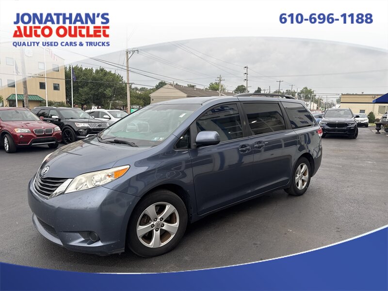2014 Toyota Sienna LE 8-Passenger - Photo 1 - West Chester, PA 19382