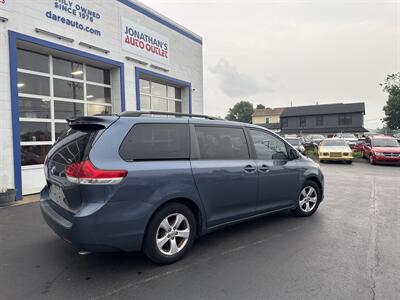 2014 Toyota Sienna LE 8-Passenger   - Photo 8 - West Chester, PA 19382
