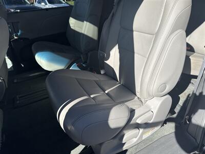 2015 Toyota Sienna XLE 8-Passenger   - Photo 19 - West Chester, PA 19382