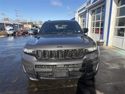 2021 Jeep Grand Cherokee L Laredo   - Photo 2 - West Chester, PA 19382