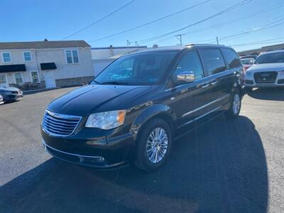 2014 Chrysler Town & Country Touring-L   - Photo 2 - West Chester, PA 19382