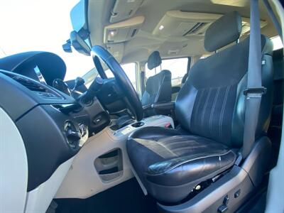 2014 Chrysler Town & Country Touring-L   - Photo 9 - West Chester, PA 19382