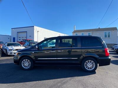 2014 Chrysler Town & Country Touring-L   - Photo 8 - West Chester, PA 19382