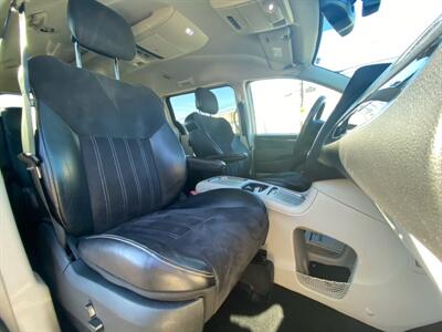 2014 Chrysler Town & Country Touring-L   - Photo 16 - West Chester, PA 19382