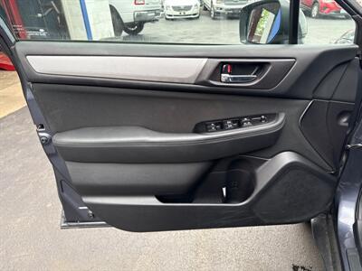 2017 Subaru Outback 2.5i Premium   - Photo 9 - West Chester, PA 19382