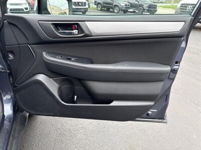 2017 Subaru Outback 2.5i Premium   - Photo 17 - West Chester, PA 19382