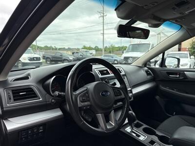 2017 Subaru Outback 2.5i Premium   - Photo 11 - West Chester, PA 19382