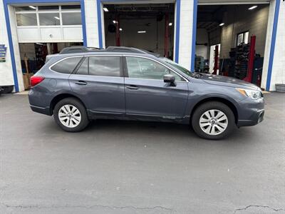 2017 Subaru Outback 2.5i Premium   - Photo 4 - West Chester, PA 19382