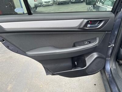 2017 Subaru Outback 2.5i Premium   - Photo 13 - West Chester, PA 19382
