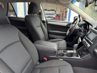 2017 Subaru Outback 2.5i Premium   - Photo 18 - West Chester, PA 19382