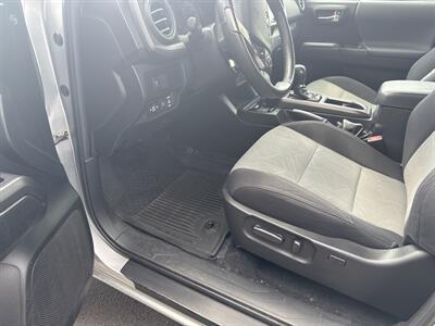 2022 Toyota Tacoma SR5 V6   - Photo 10 - West Chester, PA 19382